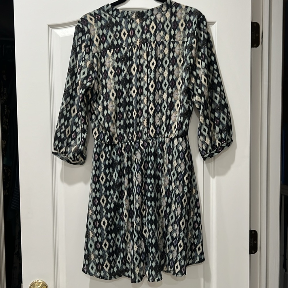 Pattern dress - Picture 3 of 3